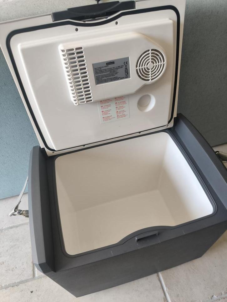 NORAUTO koelbox 28 Liter, electrisch, Caravans en Kamperen, Koelboxen, Zo goed als nieuw, Koelbox, Elektrisch, Ophalen of Verzenden