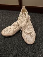 Witte kanten sneakers gympen maat 37, Kleding | Dames, Schoenen, Wit, Ophalen of Verzenden, Sneakers of Gympen, Zo goed als nieuw