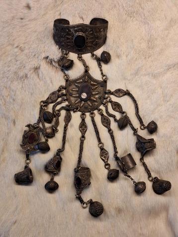 Zilveren Chatelaine 250gram Turkmenistan Oezbekistan ca 1880 beschikbaar voor biedingen