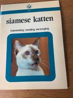 Boekje verzorging Siamese katten, Ophalen of Verzenden, Zo goed als nieuw, Katten
