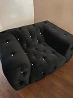 Fauteuil zwart  gecapitonneerd met swarovski knopen, Ophalen, 75 tot 100 cm, Zo goed als nieuw, 100 tot 125 cm