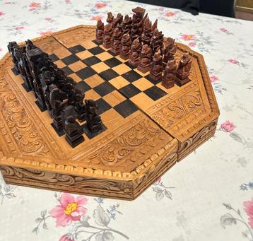 Schaken/chess handgemaakte  beschikbaar voor biedingen