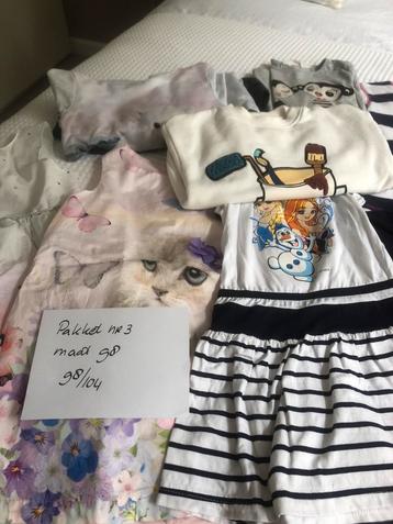 Pakket 3 meisjes kleding mt 98 en 98/104 beschikbaar voor biedingen