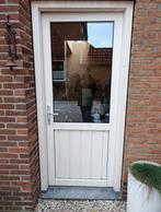 Kunststof kozijn creme met houtnerf, Kunststof, Raamkozijn, Zo goed als nieuw, Inclusief glas