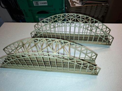 2 marklin boogbrug metaal, Hobby en Vrije tijd, Modeltreinen | H0, Gebruikt, Rails, Wisselstroom, Märklin, Ophalen of Verzenden