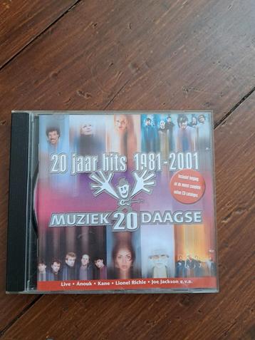 Muziek 20 daagse, verzamelalbum hits 1981-2001 (cd) beschikbaar voor biedingen