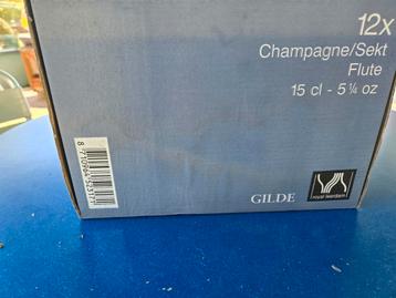 Champagneglazen beschikbaar voor biedingen