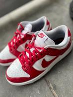 Rode dunks low, Kleding | Heren, Schoenen, Overige kleuren, Nike, Ophalen of Verzenden, Sneakers of Gympen