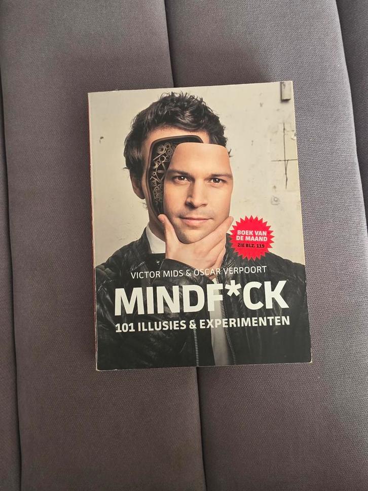 Mindfuck: 101 Illusies & Experimenten - Victor Mids, Boeken, Overige Boeken, Zo goed als nieuw, Ophalen of Verzenden