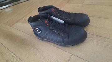 Nieuwe Red Brick veiligheid schoenen maat 42  beschikbaar voor biedingen