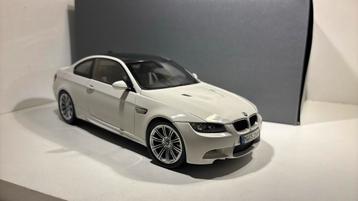 Bmw m3 coupe white Kyosho 1.18 beschikbaar voor biedingen