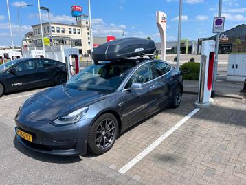Te huur; tesla model 3 dakdragers en dakkoffer beschikbaar voor biedingen
