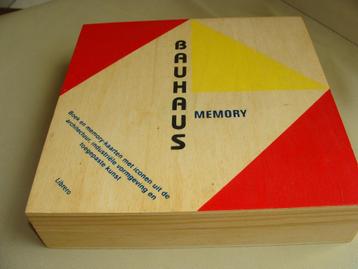 BAUHAUS MEMORY  IN HOUTEN KISTJE beschikbaar voor biedingen