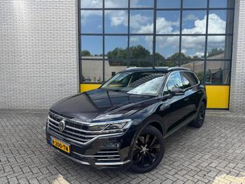 Volkswagen Touareg 3.0 TDI R-Line, Matrix lampen, Glazen sch beschikbaar voor biedingen