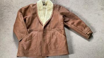 Vintage bruin met witte binnenvacht lammycoat mt 58 beschikbaar voor biedingen