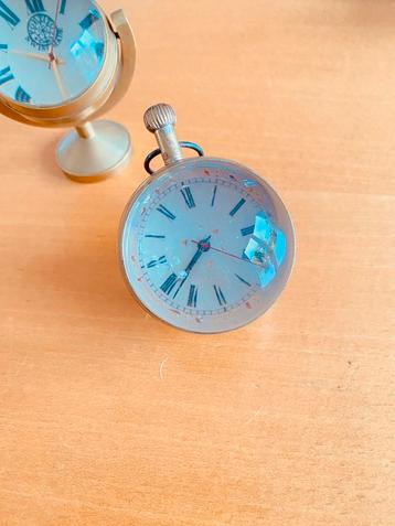 Vintage Bolvormige Zakhorloge Stijl Tafelklok beschikbaar voor biedingen
