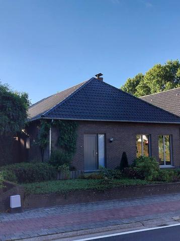 Dakpannen gratis ( +/- 3000 stuks ) beschikbaar voor biedingen