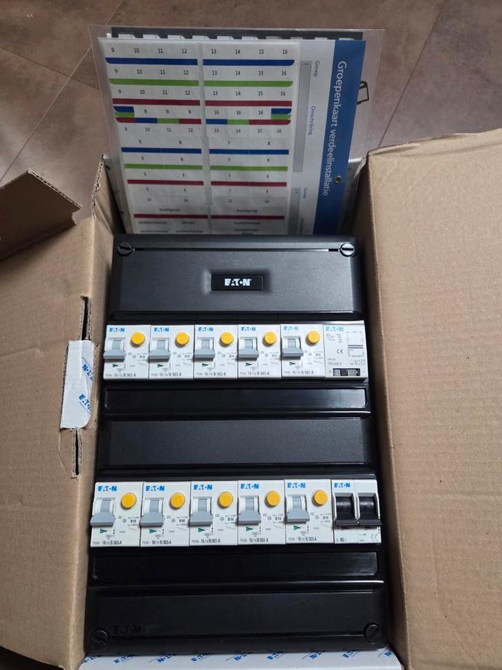 Eaton groepenkast 10 aardlekautomaten + hoofdschakelaar + be, Doe-het-zelf en Verbouw, Elektra en Kabels, Gebruikt, Overige typen