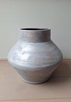 Zilver/bronskleurige brede pot circa 34 cm hoog, Huis en Inrichting, Woonaccessoires | Vazen, Ophalen of Verzenden, Zo goed als nieuw