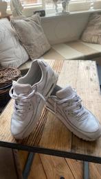 Nike Air mt 39 wit, Kleding | Dames, Schoenen, Ophalen of Verzenden, Zo goed als nieuw, Wit, Sneakers of Gympen