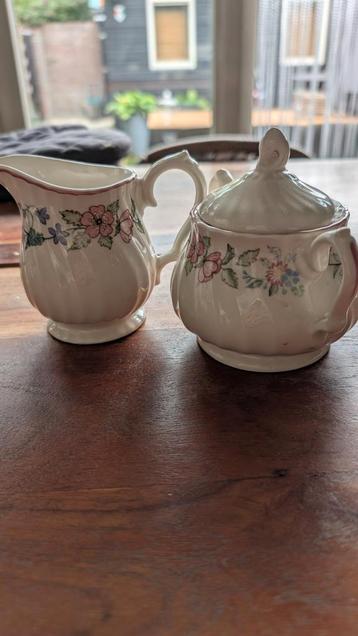 Room stelletje Myott Meakin, uit de lijn "Spring Fields" ont beschikbaar voor biedingen