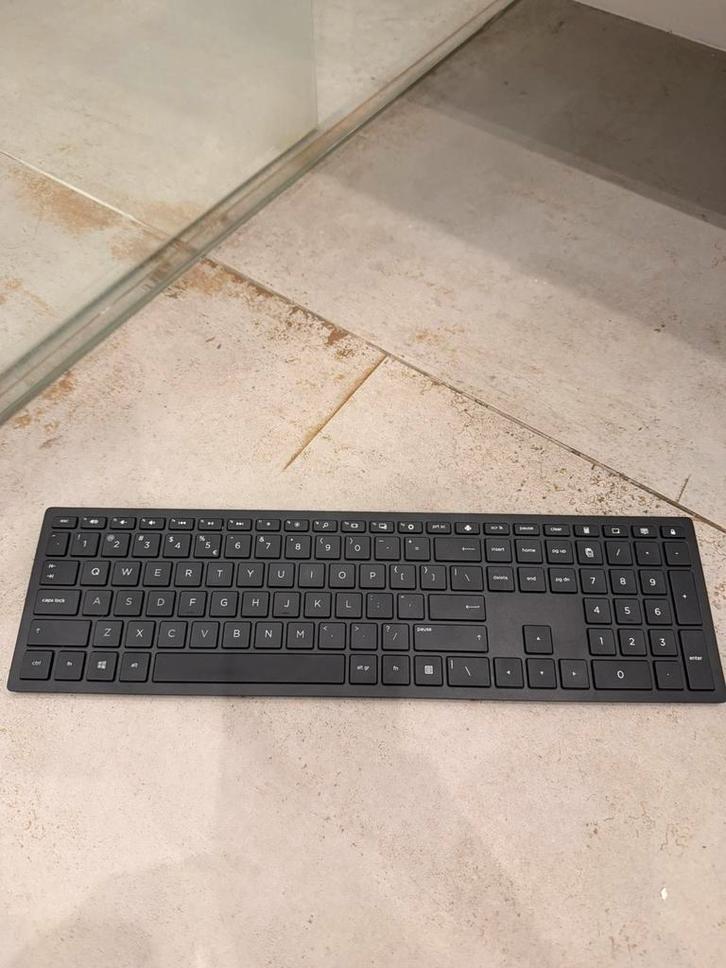 HP Pavilion 600 Draadloos Qwerty Toetsenbord Zwart, Computers en Software, Toetsenborden, Zo goed als nieuw, Qwerty, Draadloos