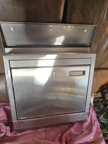 te koop een mooie brievenbus voor 25 euro beschikbaar voor biedingen