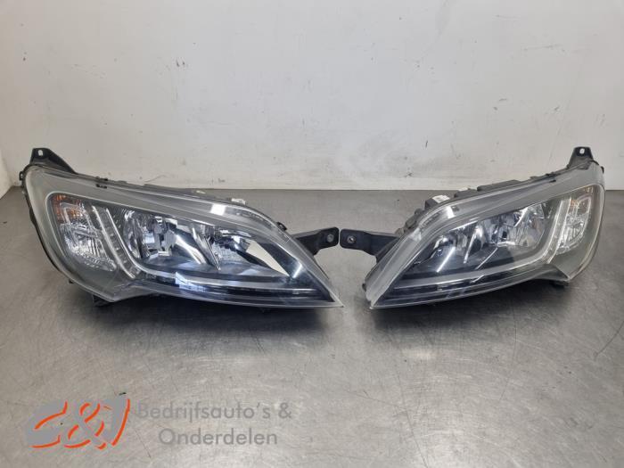 Koplampset links + rechts van een Peugeot Boxer, Auto-onderdelen, Verlichting, Peugeot, Gebruikt, 3 maanden garantie, Ophalen of Verzenden
