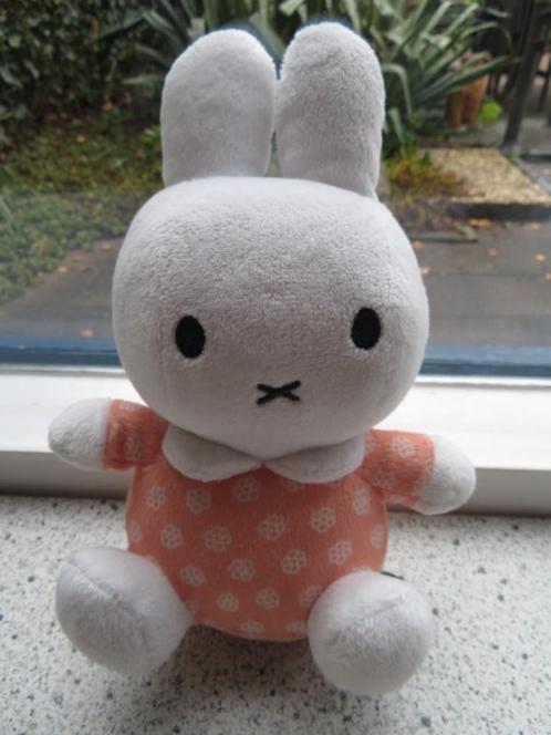 Nijntje Miffy Dick BrunaTiamo bloemetjes op lijf, Kinderen en Baby's, Speelgoed | Knuffels en Pluche, Zo goed als nieuw, Konijn