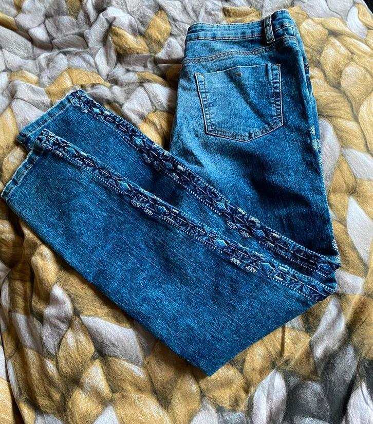 Jeans met blauwe borduur bies van Bodyflirt maat 38. NIEUW, Kleding | Dames, Spijkerbroeken en Jeans, Nieuw, W30 - W32 (confectie 38/40)