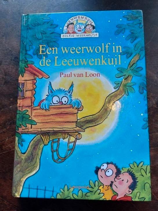Paul van Loon - Een weerwolf in de Leeuwenkuil - Dolfje, Boeken, Kinderboeken | Jeugd | onder 10 jaar, Zo goed als nieuw, Fictie algemeen