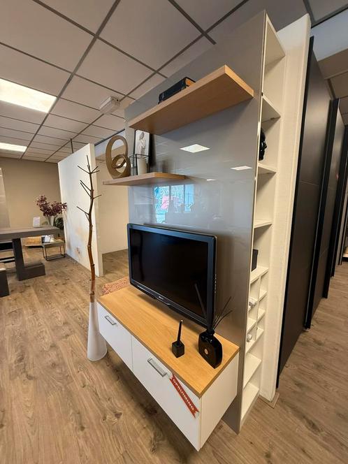 Tv meubel hoog 225 cm breed 120 van en diep 72 cm, Huis en Inrichting, Complete inboedels, Ophalen