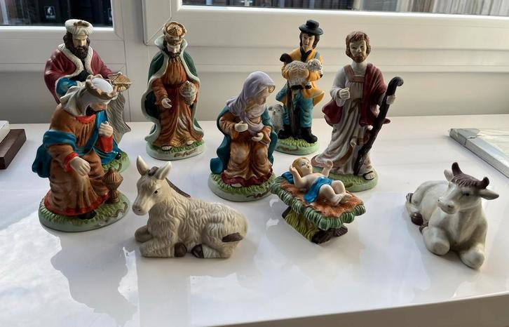 Kerststal porselein compleet tot 23cm hoog, Antiek en Kunst, Antiek | Religie, Ophalen