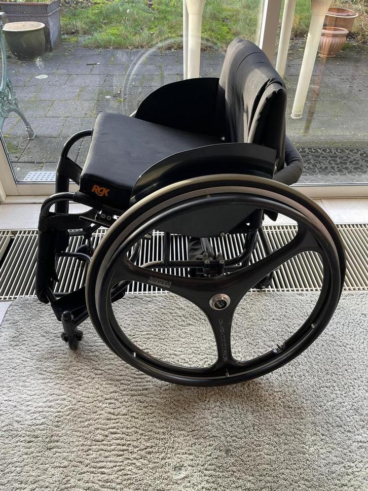 Speciale rolstoel voor sporten en dansen, Diversen, Rolstoelen, Gebruikt, Handbewogen rolstoel, Inklapbaar, Ophalen