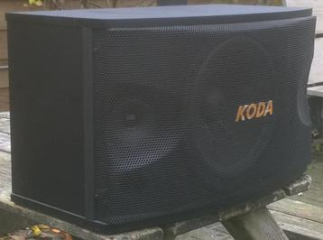 Luidsprekers 8 inch 200 Watt, Koda 725B, 2 stuks beschikbaar voor biedingen