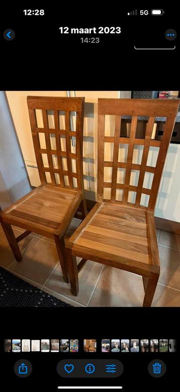 4 Teak Houten Stoelen beschikbaar voor biedingen