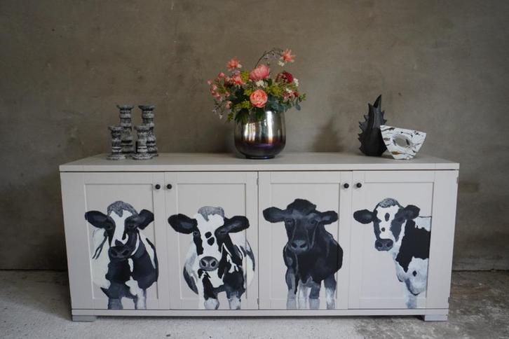 Koeien dressoir - handgeschilderd, Antiek en Kunst, Kunst | Overige Kunst, Ophalen of Verzenden