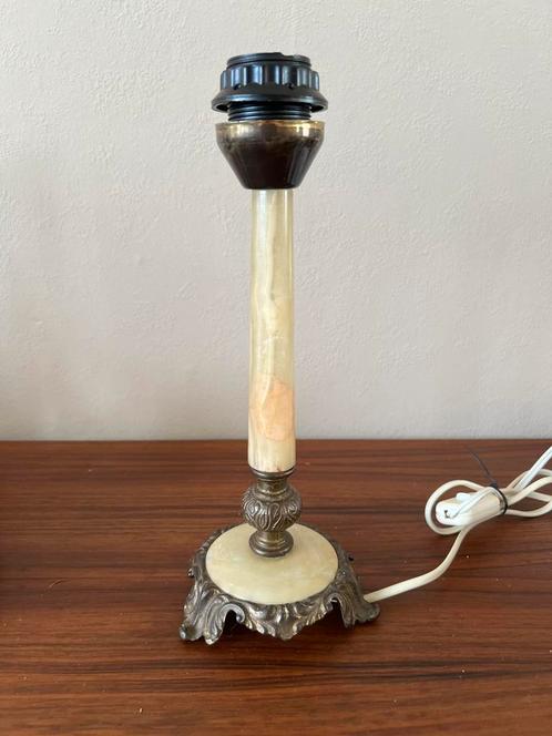 Onyx natuursteen tafellamp messing accenten vintage retro, Huis en Inrichting, Lampen | Tafellampen, Minder dan 50 cm, Ophalen of Verzenden