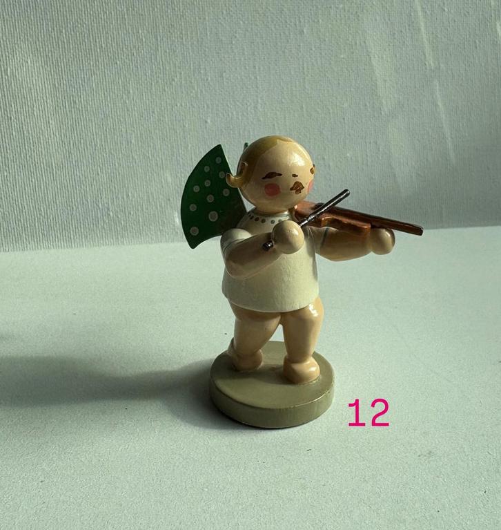 Wendt & Kuhn nr 12 engeltje met 11 stippen blonde violiste, Antiek en Kunst, Antiek | Overige Antiek, Ophalen