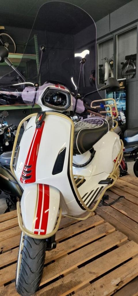 Vespa sprint 50 sixties special full option snorscooter, Motoren, Tuning en Styling, Ophalen