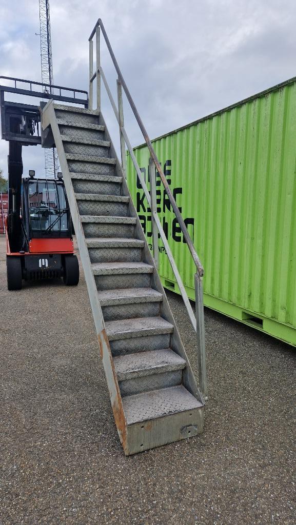 Stalentrap vluchttrap noodtrap ( 406 ), Doe-het-zelf en Verbouw, Ladders en Trappen, Gebruikt, Minder dan 2 meter, Ophalen