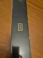 Behang Piet Boon concrete wall paper NLXL, Huis en Inrichting, Stoffering | Behang, Ophalen of Verzenden, Minder dan 10 m², Zwart