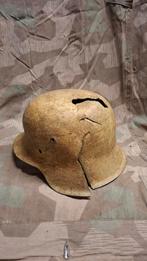 M42 battle damage helm met camo, Ophalen of Verzenden, Landmacht, Duitsland, Helm of Baret