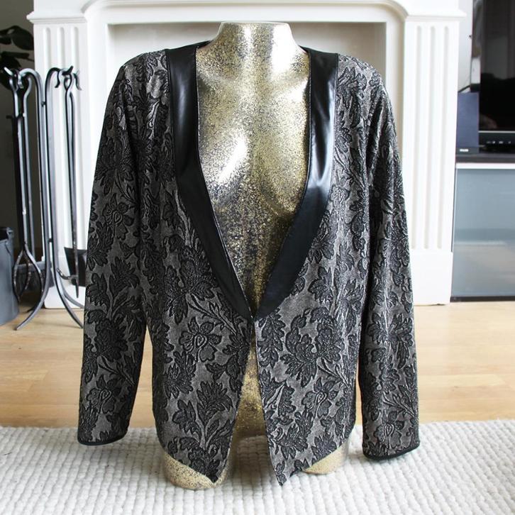 Miss Etam Jasje (L) € 15,-, Kleding | Dames, Jasjes, Kostuums en Pakken, Zo goed als nieuw, Jasje, Maat 42/44 (L), Grijs, Ophalen of Verzenden