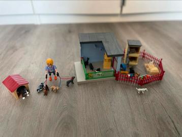 Playmobiel en diertjes.  beschikbaar voor biedingen