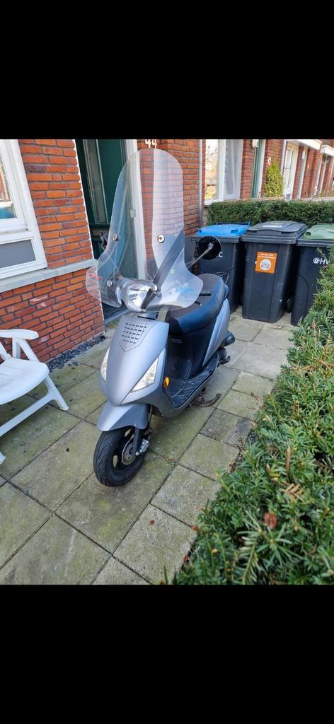 Senzo scooter 25km 2018, Fietsen en Brommers, Scooters | Overige merken, Zo goed als nieuw, Ophalen