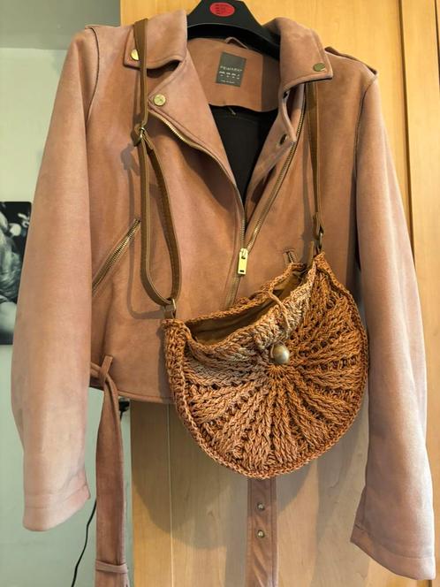 Jack ( met tasje) suedeachtig maat 42, Kleding | Dames, Jasjes, Kostuums en Pakken, Zo goed als nieuw, Maat 42/44 (L), Ophalen of Verzenden