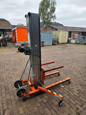 Sumner 2124 kanalenlift materaallift 7,20m 300 kg beschikbaar voor biedingen