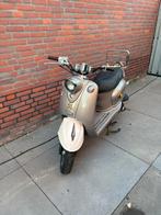 Agm retro scooter, Fietsen en Brommers, Snorfietsen en Snorscooters, Ophalen of Verzenden, Zo goed als nieuw, Overige merken