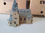 H0 kerk uit het Westerwald. Kibri 39766, Hobby en Vrije tijd, Modeltreinen | H0, Ophalen of Verzenden, Brug, Tunnel of Gebouw